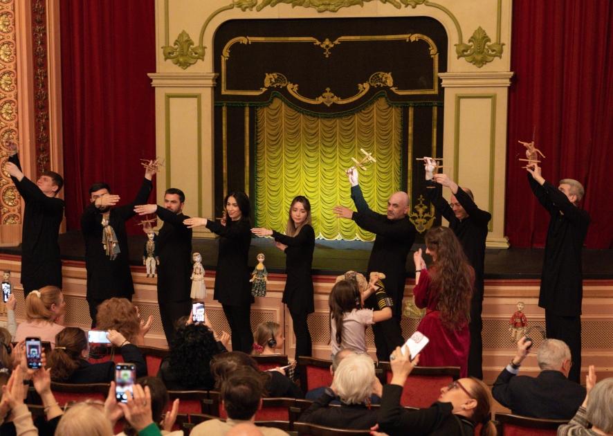 Bakı Marionet Teatrının “Arşın mal alan” tamaşası Cenevrədə