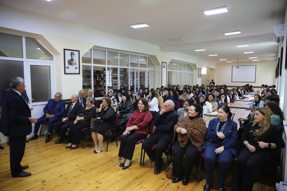 Gəncə Dövlət Universitetində Qəşəm Nəcəfzadə ilə görüş keçirilib