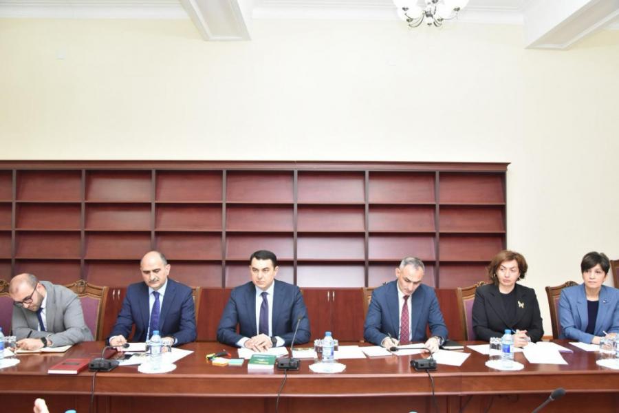 Mədəniyyət naziri Bakıda vətəndaşları qəbul etdi