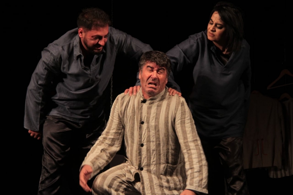 Naxçıvan Dövlət Milli Dram Teatrı Bakı səhnəsində