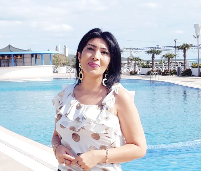 Ömrün yolu: şeirdən akademik çevrələrə - Elnarə Akimova yazır